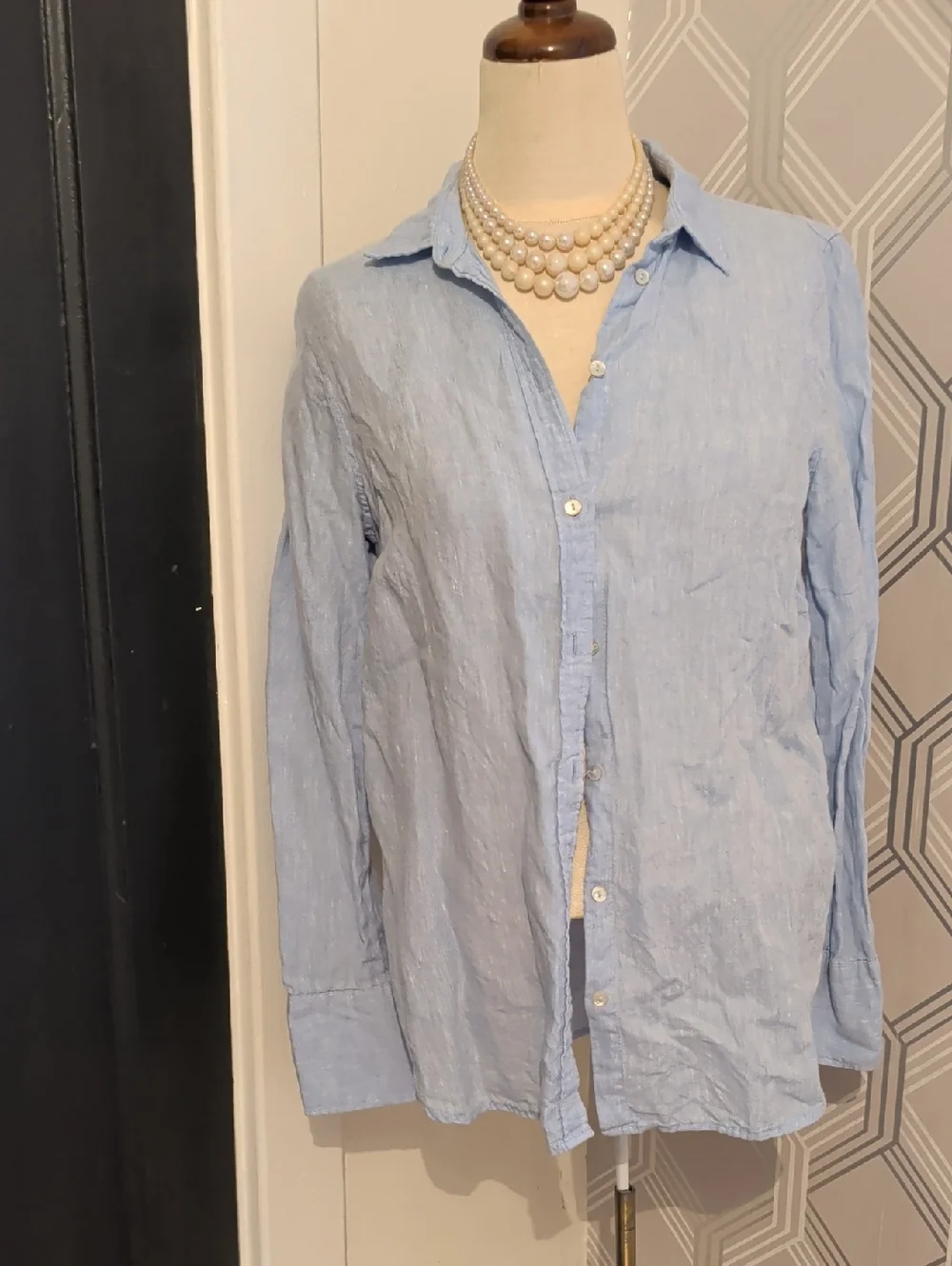 H&M Light Blue Women's Linen Blend Button-Down Shirt - Picture 1 of 6